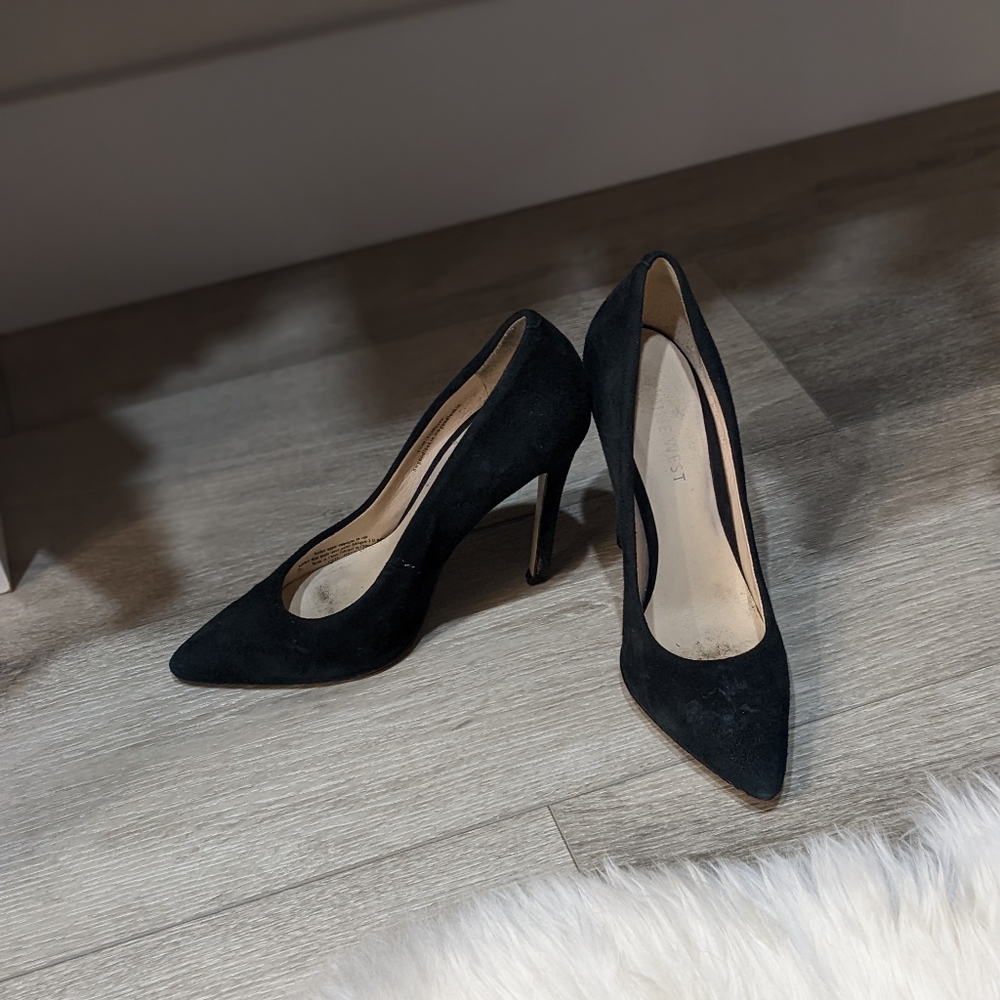 Nine west black shoes size 6